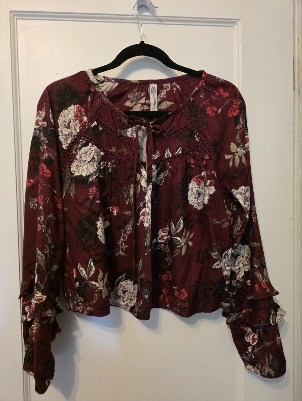 American Rag Burgundy Floral Boho Blouse Crochet Lace Trim Ruffle Tiered Sleeves